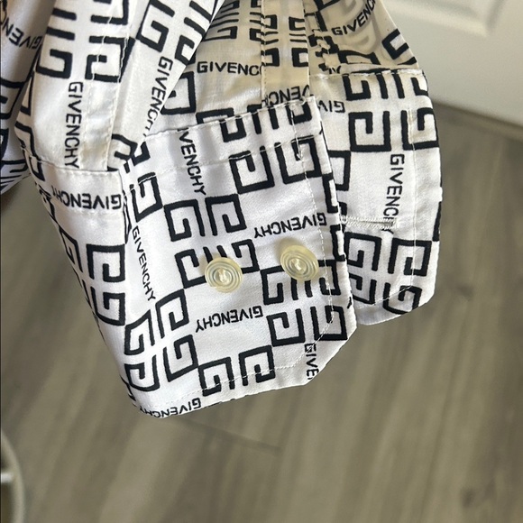 GIVENCHY Vintage Designer Black and White Patterned Women's Blouse Button Down - Picture 11 of 11